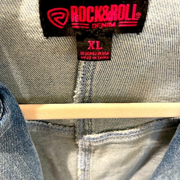 Rock n Roll denim jacket with 11” fringe NWT - Picture 3 of 6